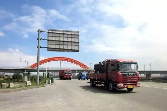 限行_國Ⅲ排放標準柴油載貨汽車(chē)限行_北京貨車(chē)限行措施