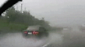 雨天安全出行_雨天開(kāi)車(chē)注意事項_出行提示