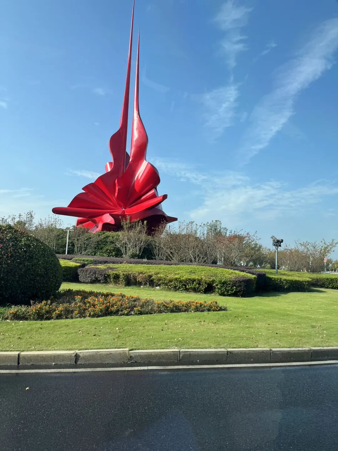 突發(fā)情況特殊車(chē)輛通行_交警人為干預紅綠燈時(shí)間限制_限行