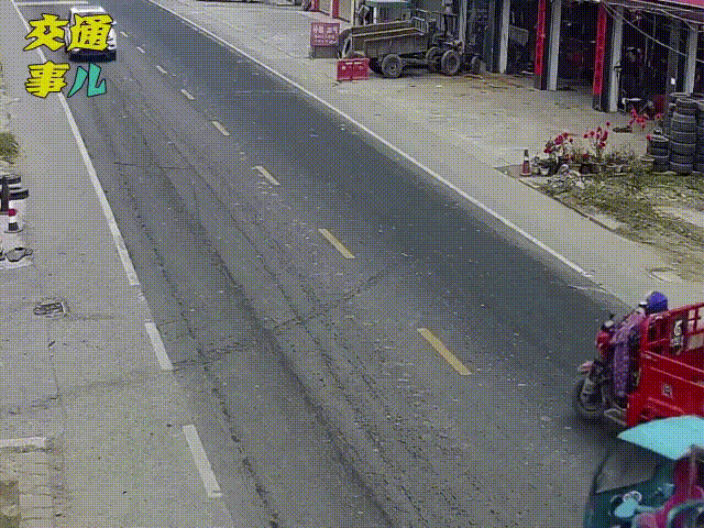 農用車(chē)非法載人危害_出行提示_農用車(chē)貨運安全