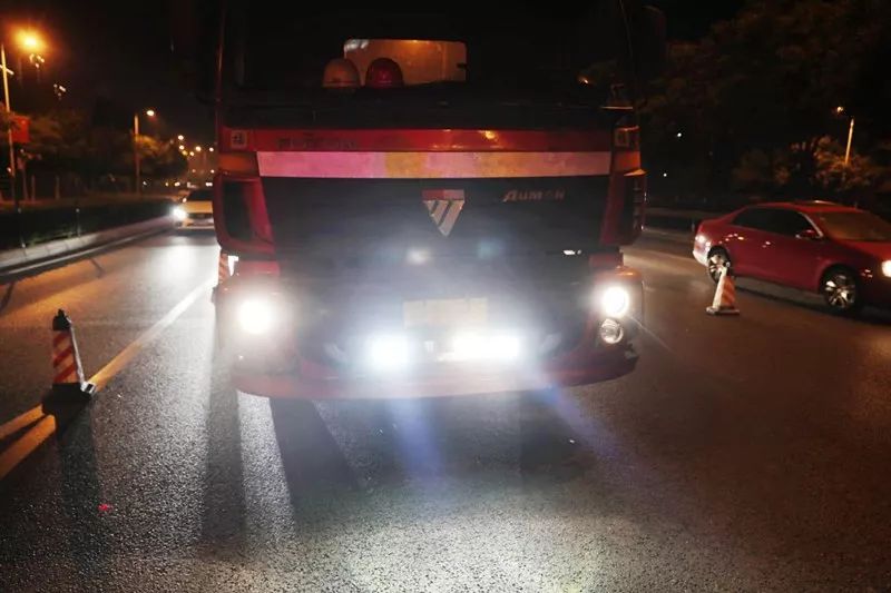 天津貨車(chē)限行交通違法 夜間集中治理行動(dòng) 涉牌涉酒駕駛查處_禁行
