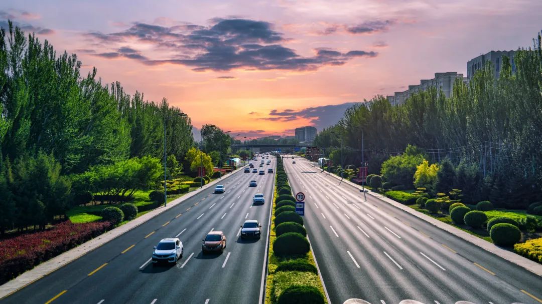 攝圖網(wǎng)_507784960_高速公路日出景觀(guān)（企業(yè)商用） (1).jpg