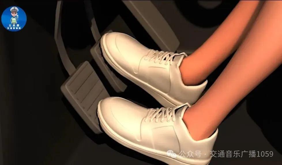 出行提示_冬季雨雪道路交通安全注意事項_雪天安全行車(chē)技巧