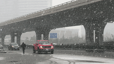 冰雪路面行車(chē)注意事項_雨雪天安全駕駛技巧_出行提示