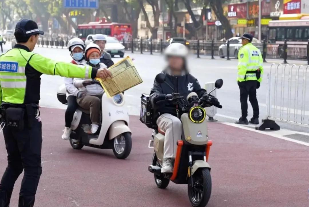 禁行_2025電動(dòng)車(chē)新政策_電動(dòng)車(chē)合法上路車(chē)型