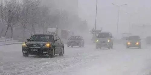 出行提示_降雪天氣開(kāi)車(chē)注意事項_雪地行車(chē)安全技巧