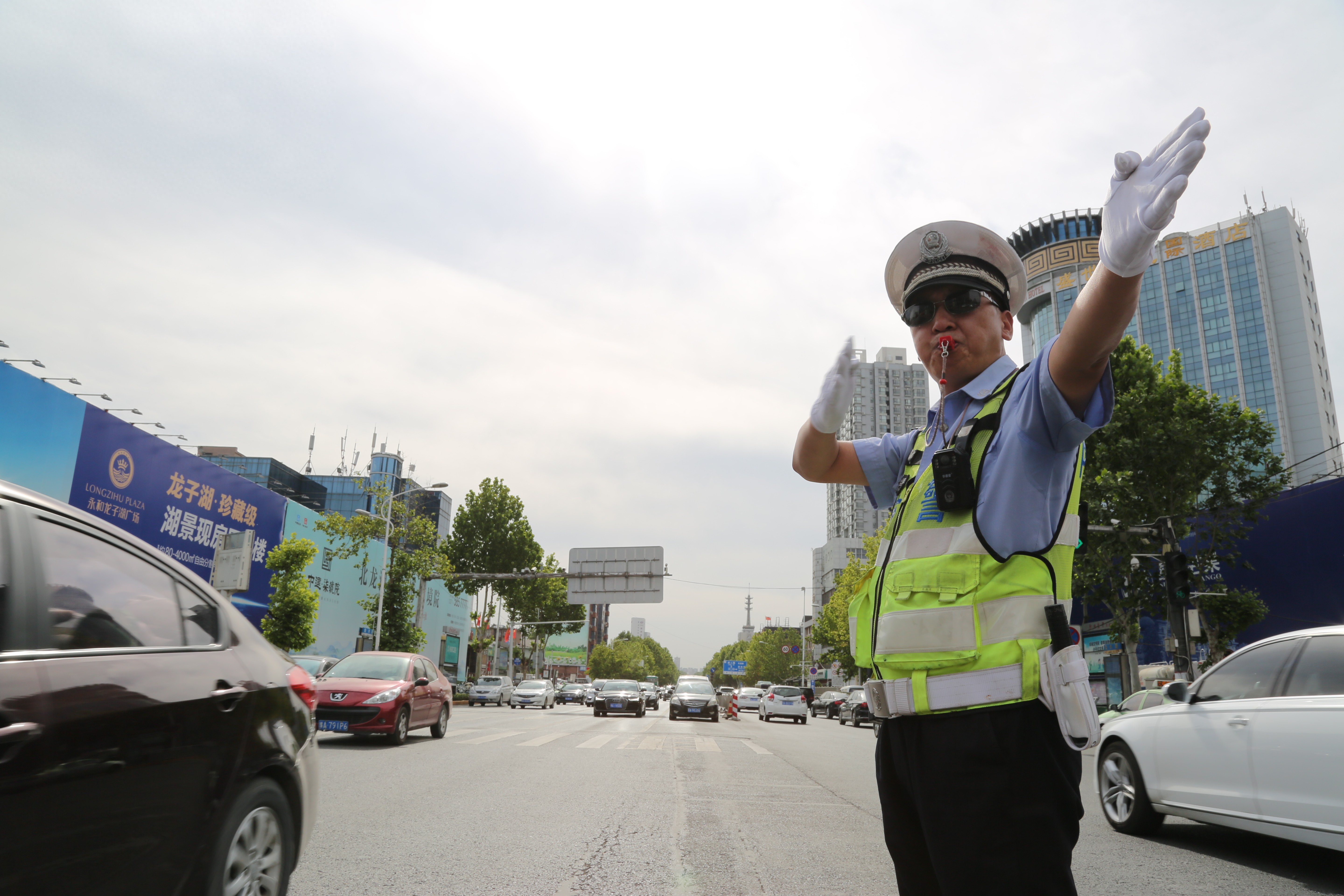 出行提示__ 2025年端午節鄭州交通管控 