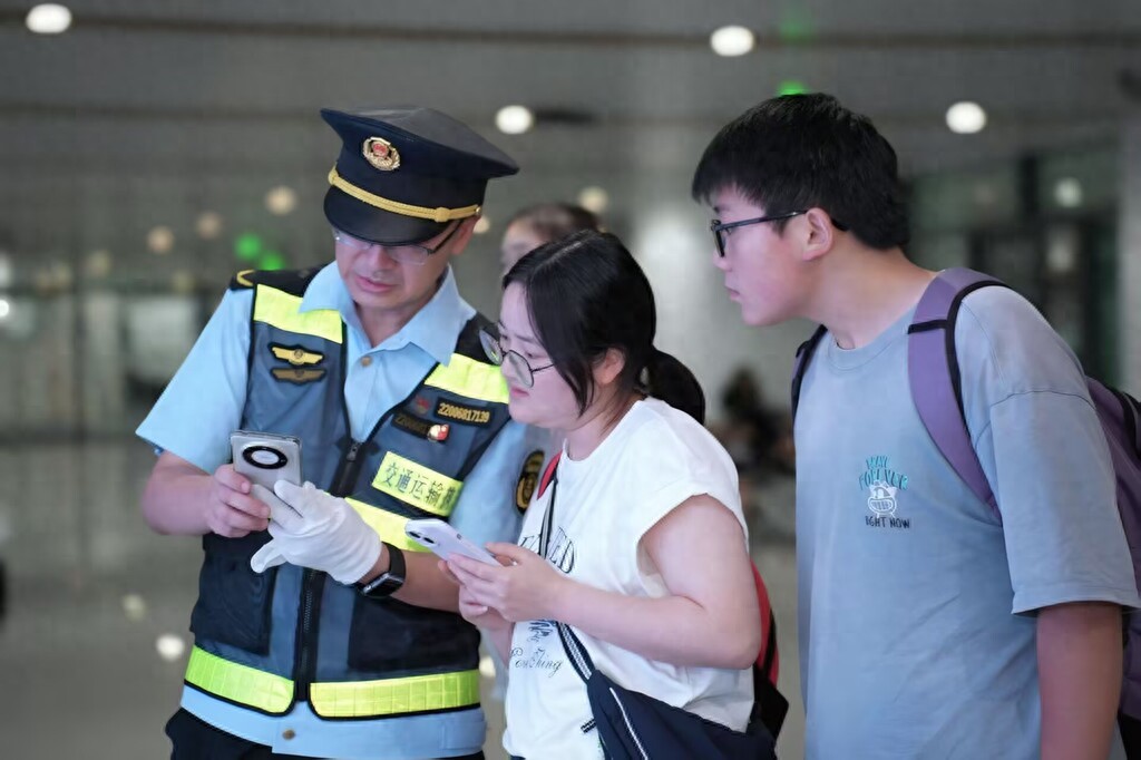 出行提示_網(wǎng)約車(chē)非法營(yíng)運查處_重慶東站交通執法