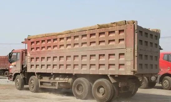 非法改裝貨車(chē)危害_出行提示_貨車(chē)超載安全隱患